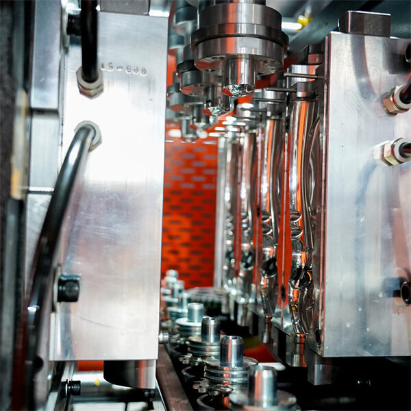 What to consider when choosing a plastic bottle blowing machine