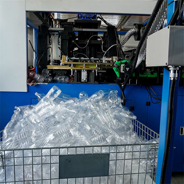 Exploring the features and capabilities of the automatic stretch blow molding machine