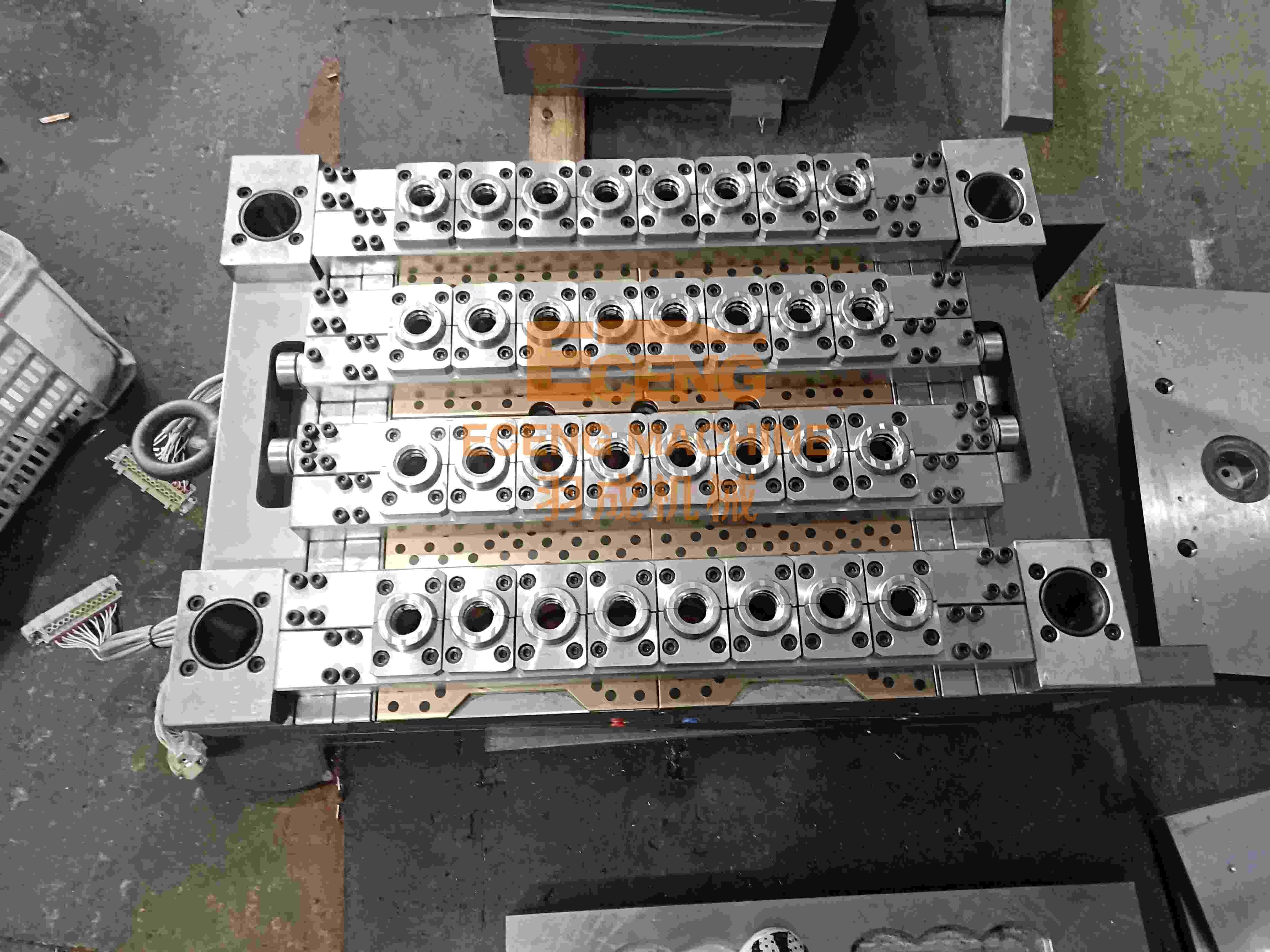 product 32 cavity preform mould-8
