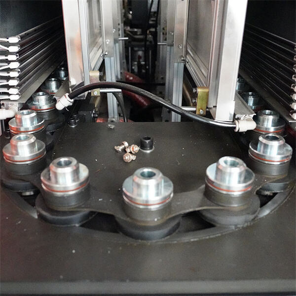 ما هي فوائد الاستثمار في آلة صنع عبوات المياه؟