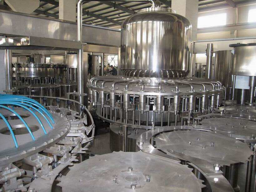 Juice bottling machine