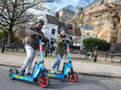 איך אפשר להגביר את המהירות של הסקוטר החשמלי שלי