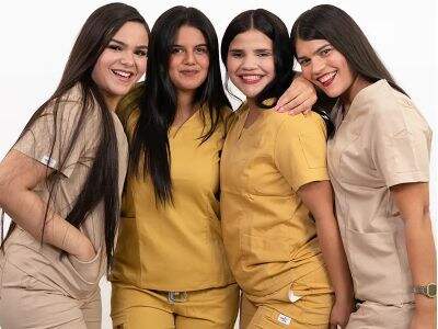 Why Pockets are the Most Important Feature in a Women Scrub Set