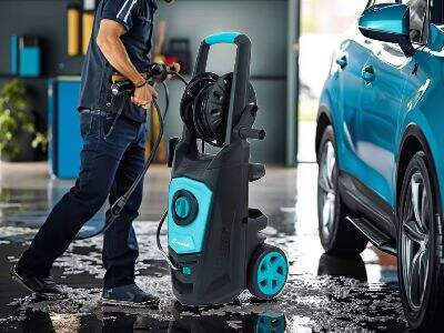 Remove Tough Wall Stains with High Pressure Water Jets​