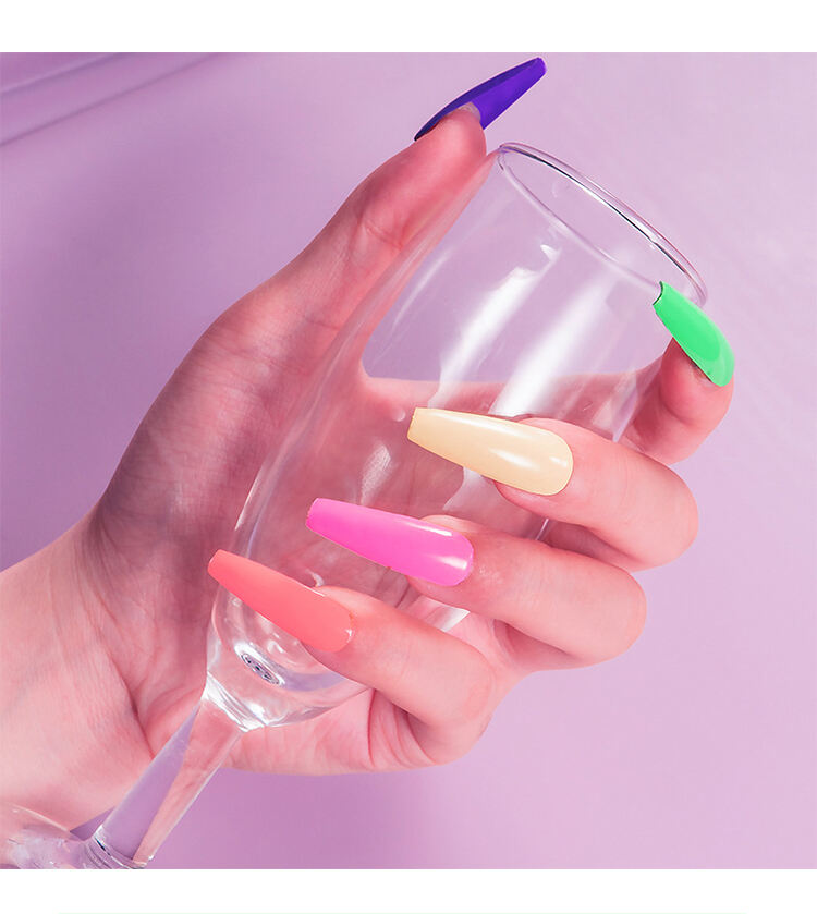 High quality and hot selling polished luminous nail polish is deeply loved by students details