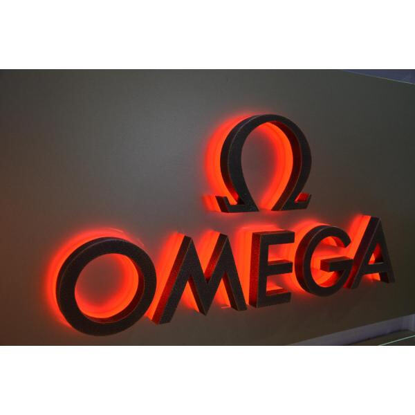 Panneaux de signalisation routière durables et résistants aux intempéries disponibles