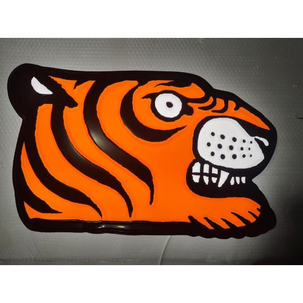 Надежный поставщик настраиваемых вывесок для международных рынков