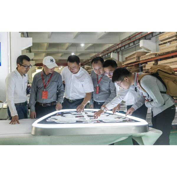 Cheap wholesale custom plastic signs for orders in bulk