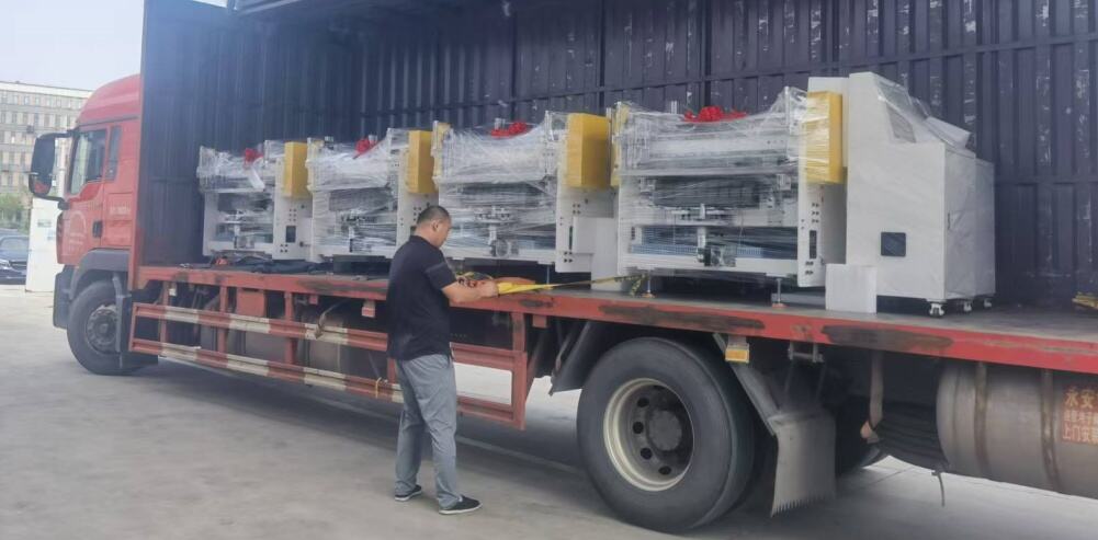 Full Automatic Towel Cloth Ultrasonic Slitter Microfiber Cloth Slitting Machine Fabric Vertical Slitting Machine supplier