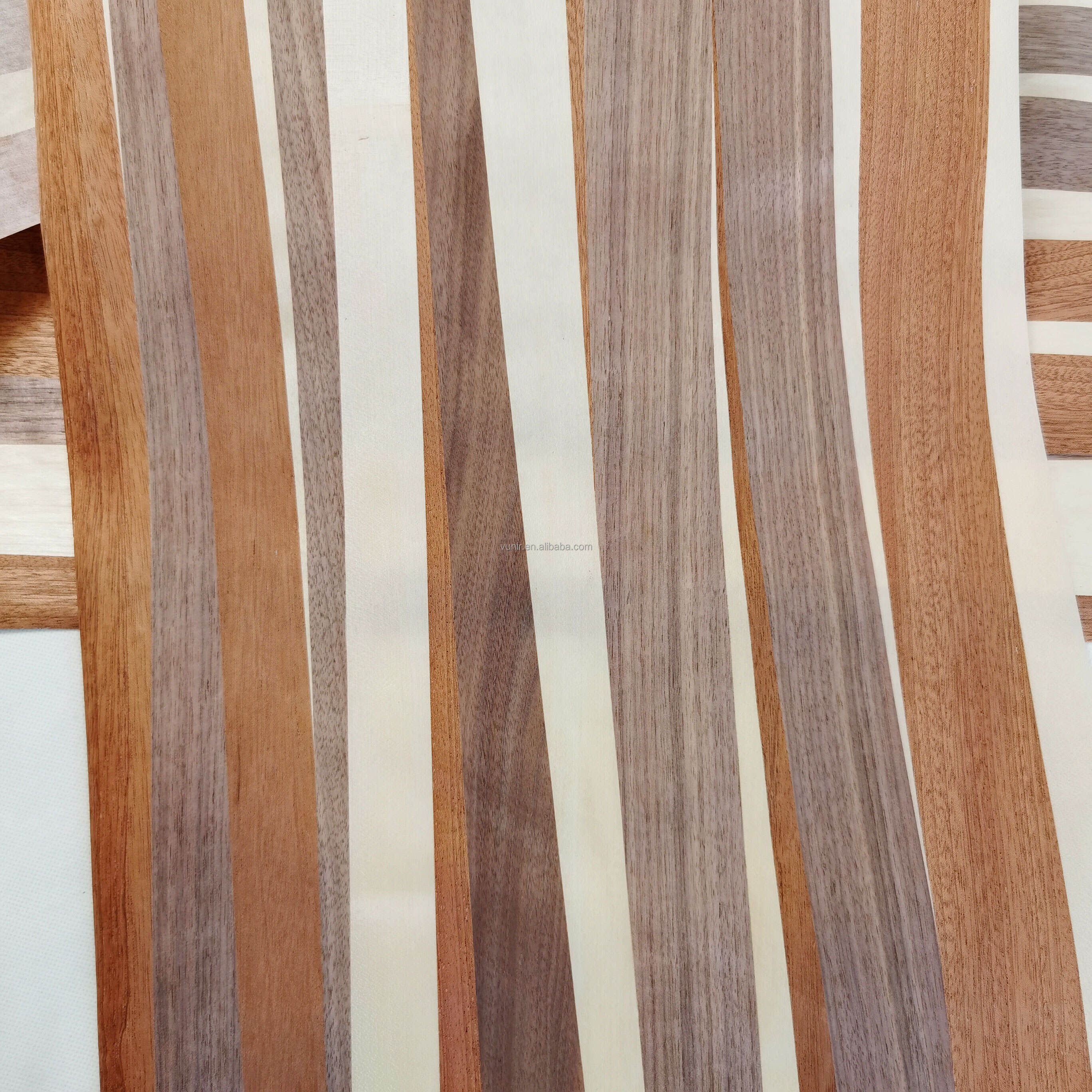 Vunir New Splicing Engineered Smooth Texture Recon Veneer Wood Skin Veneers for Furniture Plywood Wall Panels for Hotels factory