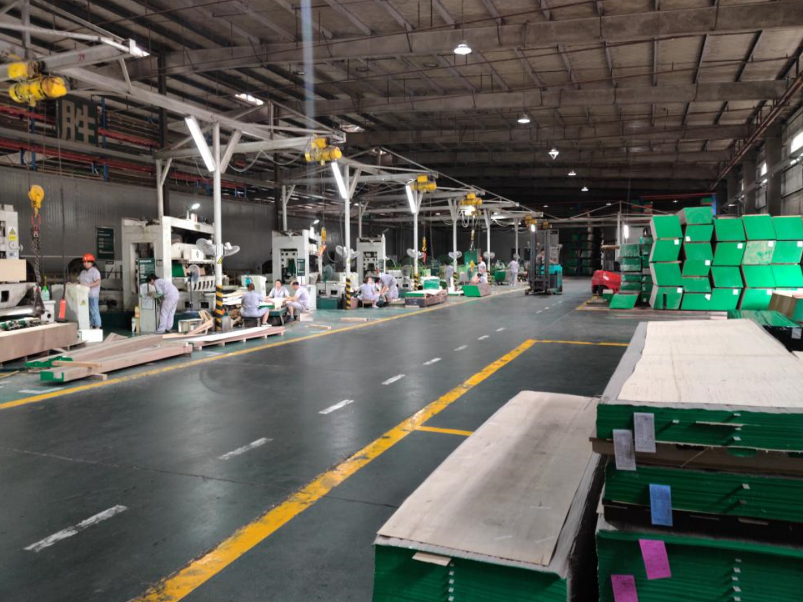 New Design Engineered Wood Veneer Table Veneer Flooring Furniture Natural Material Boat Decking Guitar manufacture