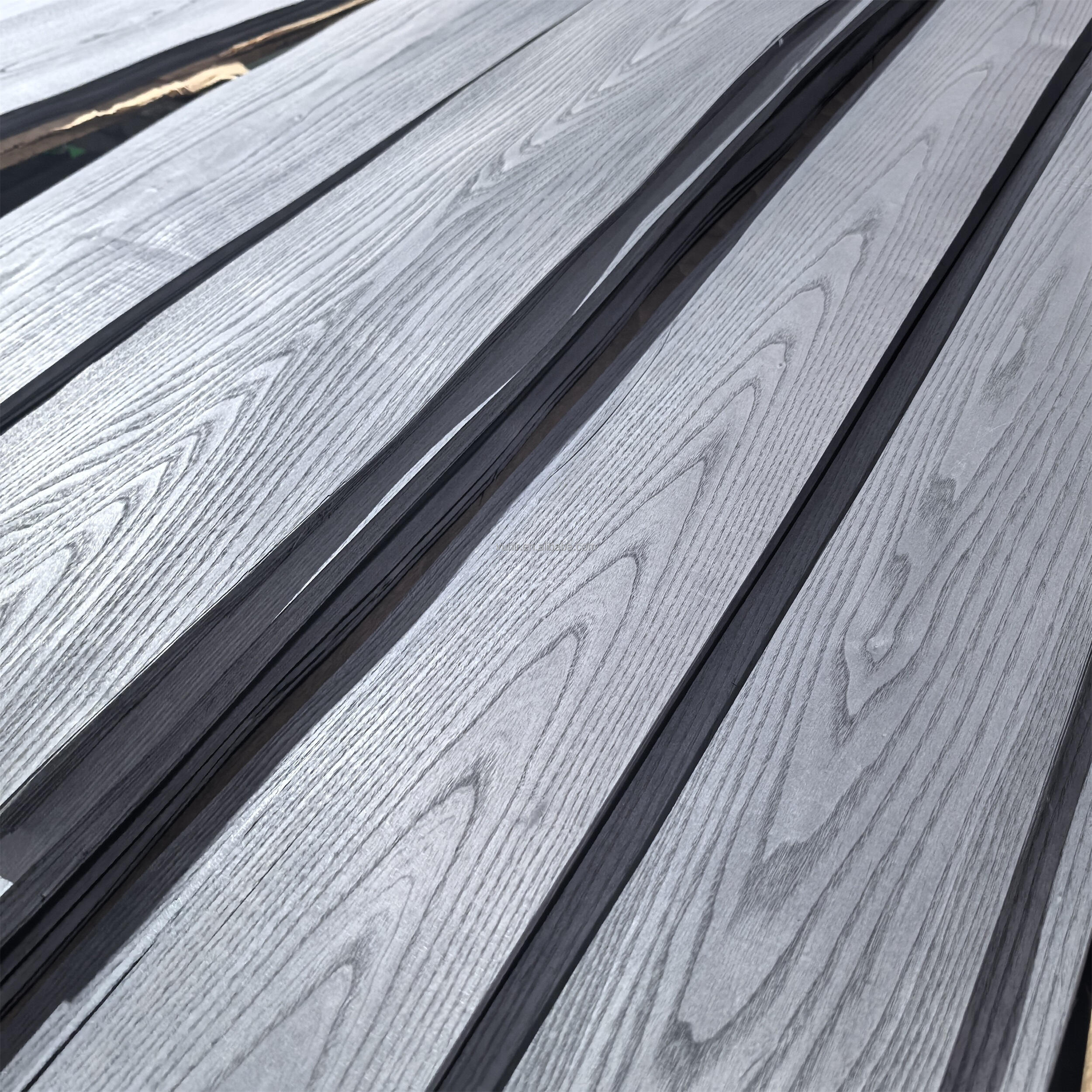 Vunir Factory Direct Eco-Friendly Natural Dye Ash Veneer for Home & Hotel Decor factory