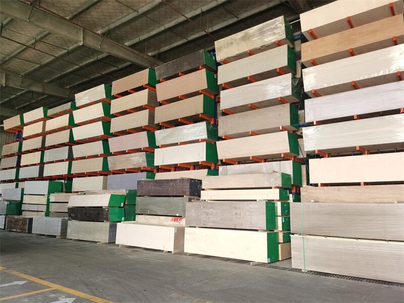 Vunir Engineering Wooden Beam Timber Structure Wood Manufacturer Beam LVL Beams & Headers Laminated Veneer Lumber factory