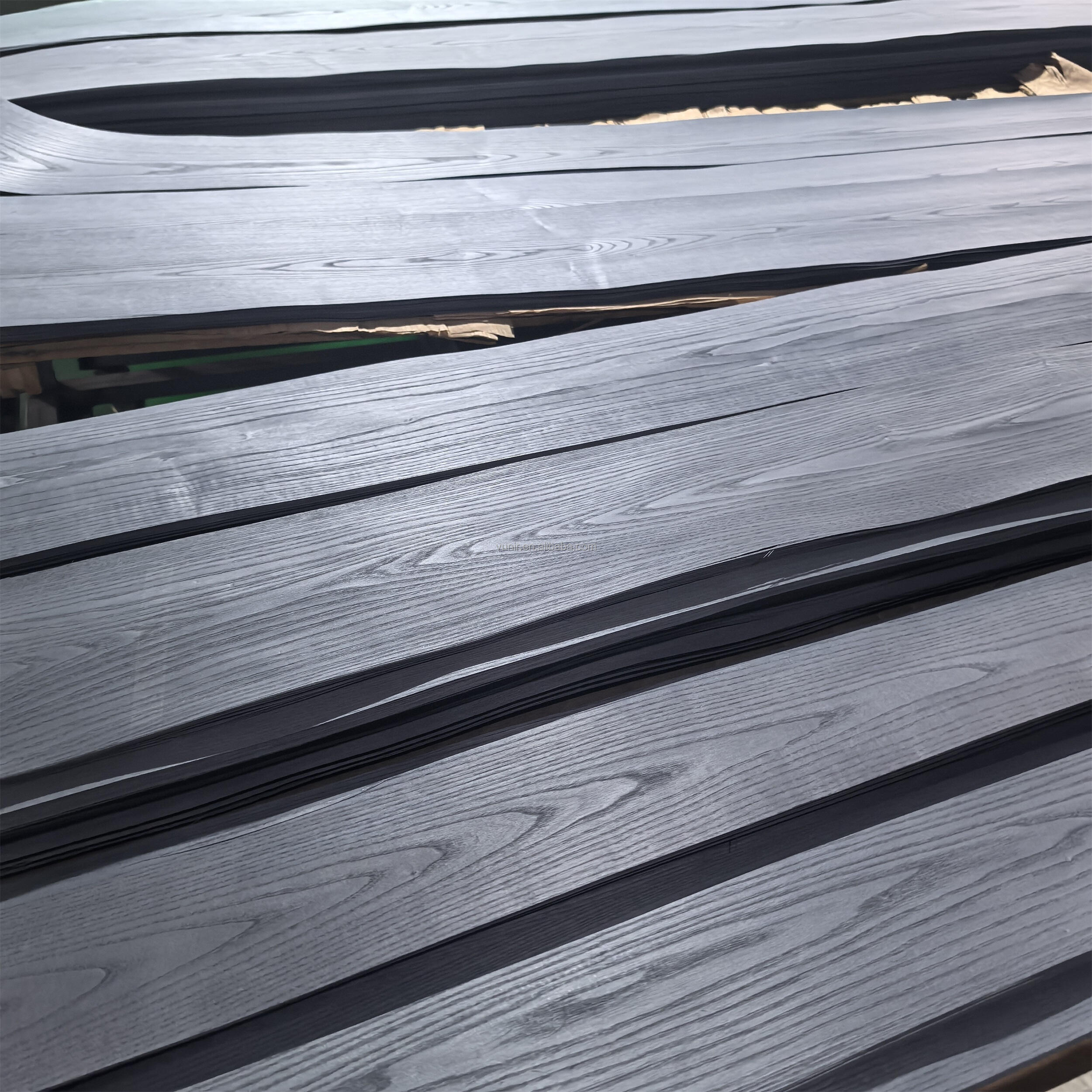 Vunir Factory Direct Eco-Friendly Natural Dye Ash Veneer for Home & Hotel Decor factory