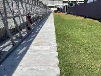 Fast-Installing Interlocking Grass Protection Flooring for Large Scale Music Events