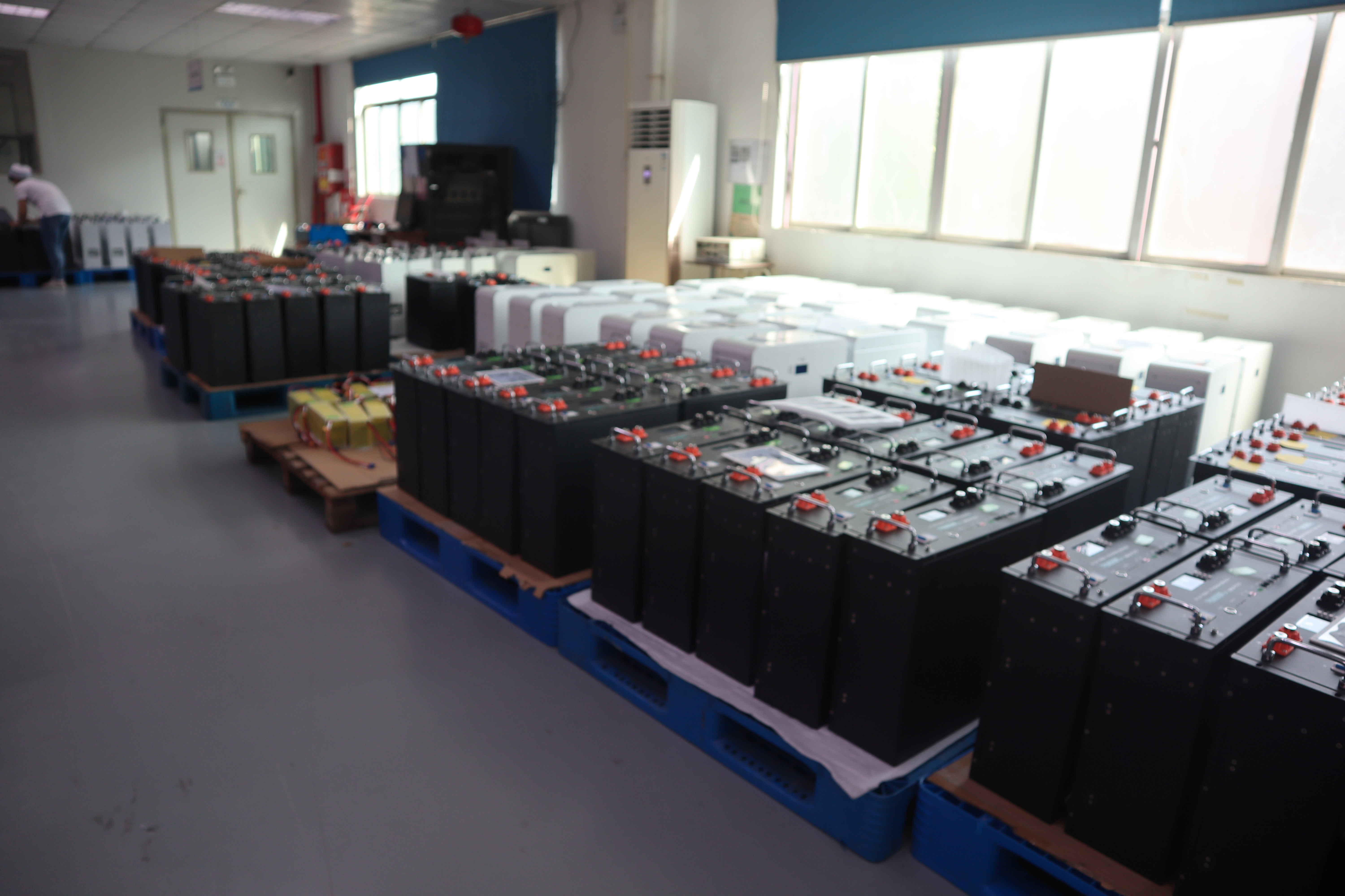 PUFA 51.2v 100ah Solar Lithium Battery Home Energy Storage System 10kwh 20kwh Home Use Solar Power Energy Storage System supplier