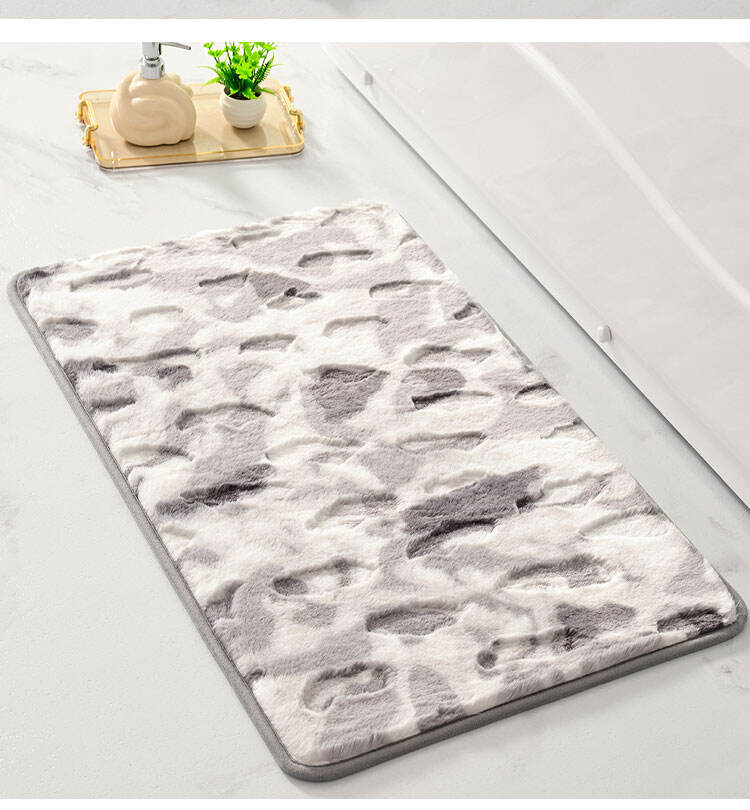 Hot sale Bath Mat Super Absorbent Non slip Faux Rabbit Fur Bathroom Rug waterproof easy clean anti-fatigue Bathroom Mat manufacture