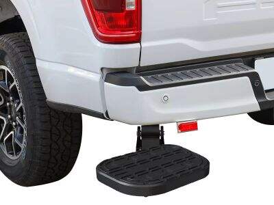 How Trunk Step Design Influences Vehicle Accessibility