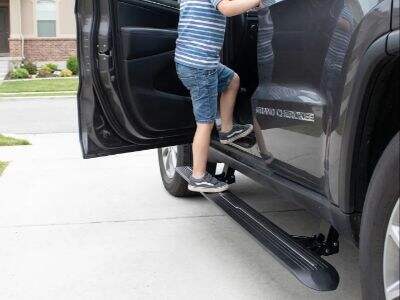 How the Best Electric Running Boards Improve Ground Clearance When Retracted