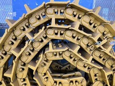 How to choose the right construction machinery tracks for your fleet