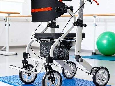 Self Propelled Wheelchair with Strong Margin for Assisted Living Suppliers