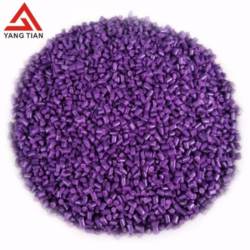 Kiváló minőségű lila színű U30 mesterkeverék műanyag termékekhez zacskók vezetékek és kábelek háztartási gépek fröccsöntés extrudálás