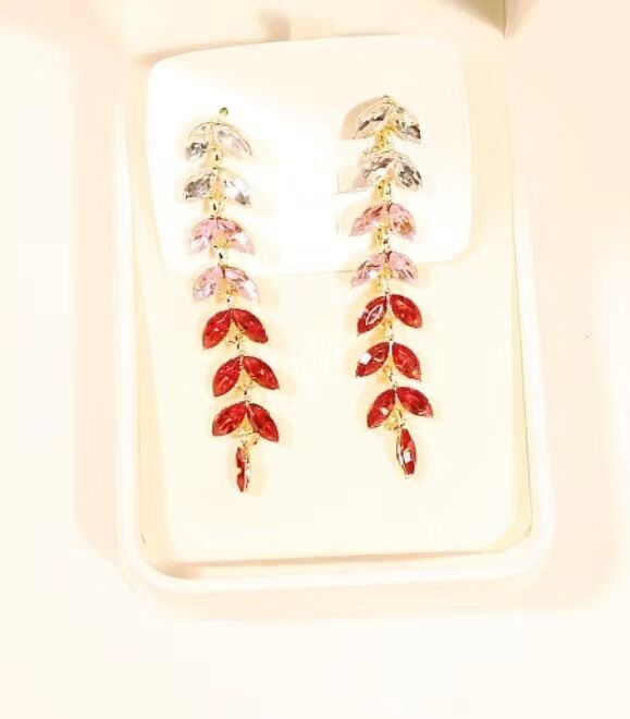 Customized Fashion Jewelry Gold Link Chain Rhinestone Colorful Stones and Leaf Pendant Set Jewelry for Women supplier