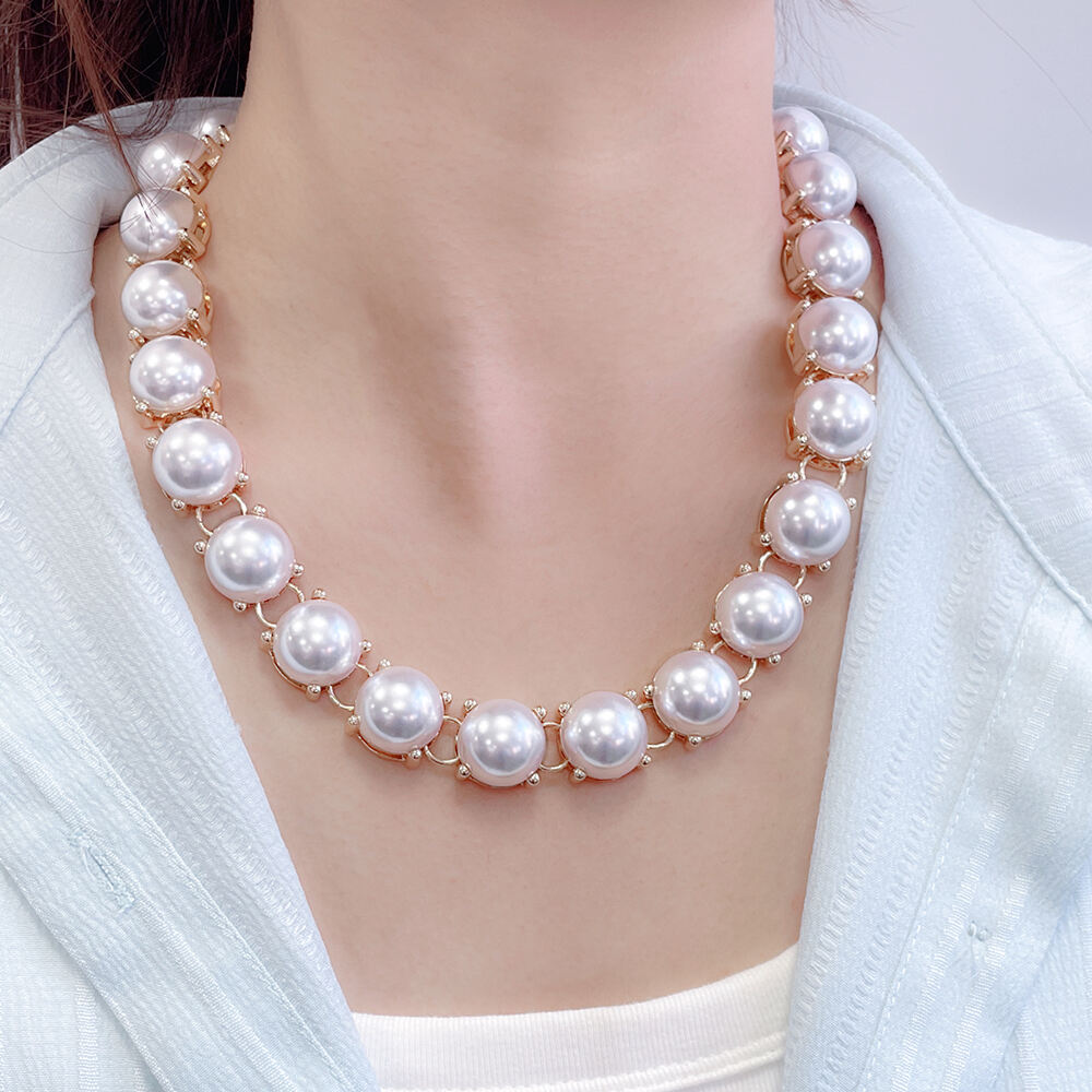 Wholesale Fashion Simple Style Hot Sale Gold Plated Jewelry Large Pearl Necklace Pearl Earring Set for Women factory