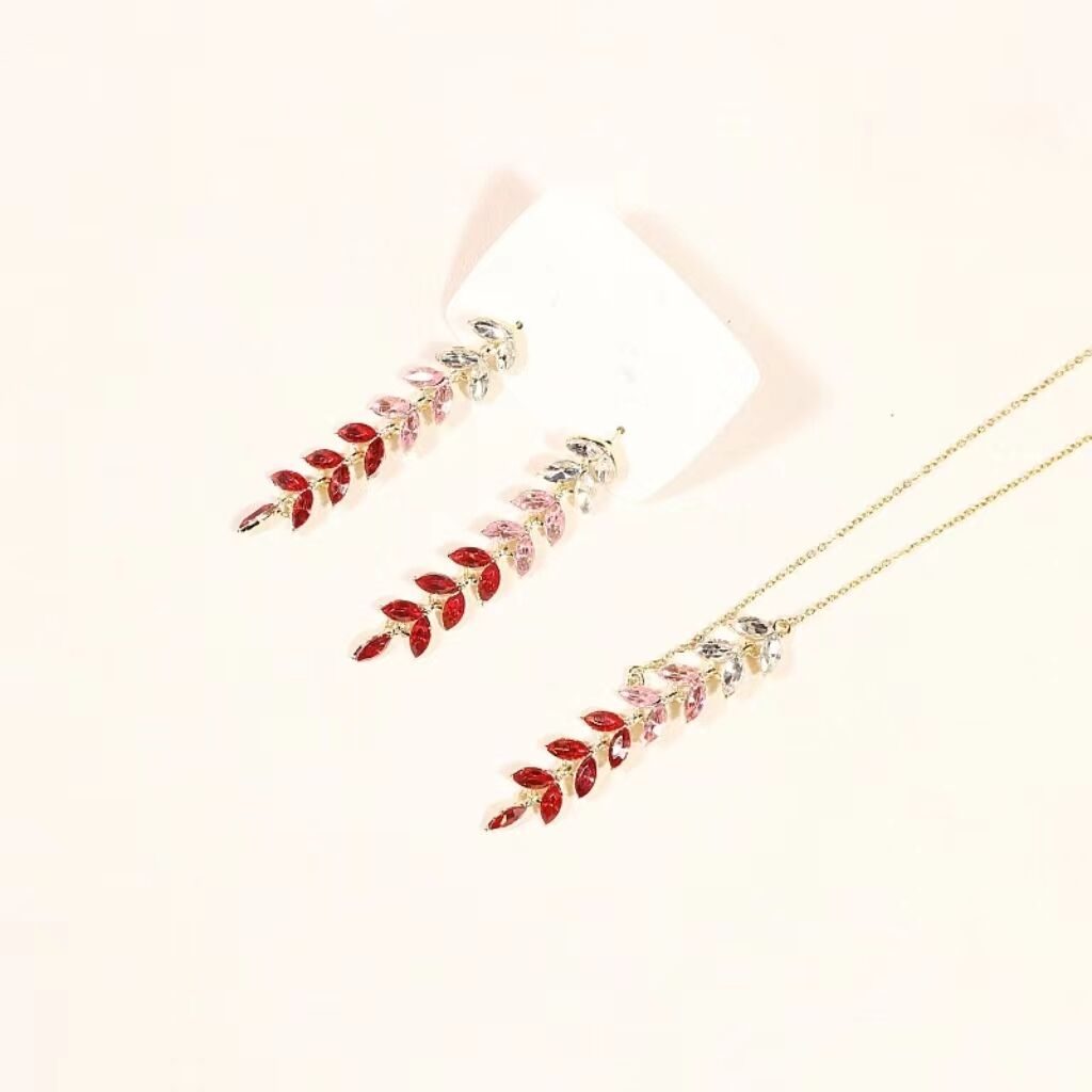 Customized Fashion Jewelry Gold Link Chain Rhinestone Colorful Stones and Leaf Pendant Set Jewelry for Women factory
