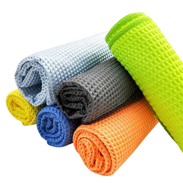 Versatile waffle cloth ideal for creating trendy and sustainable fashion pieces