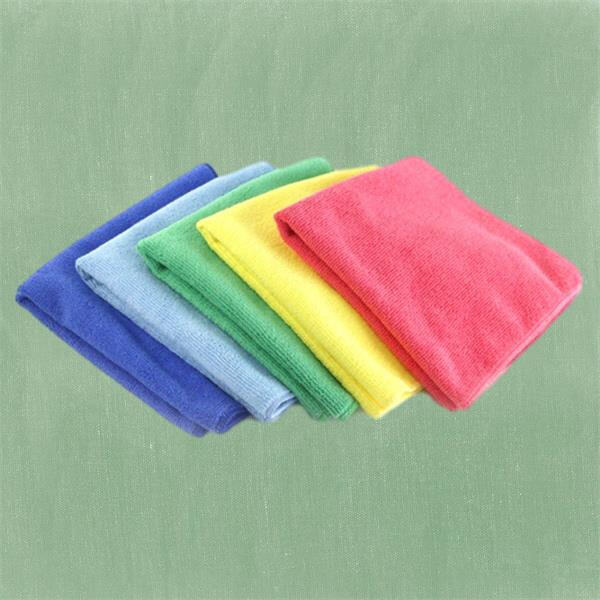 Eco-friendly and reusable microfiber cloth for sustainable cleaning solutions