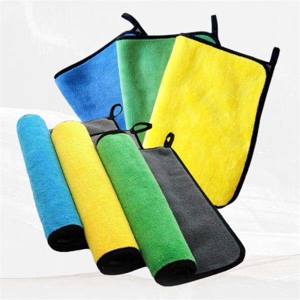 Pelbagai jenis saiz dan warna kain buruk tersedia