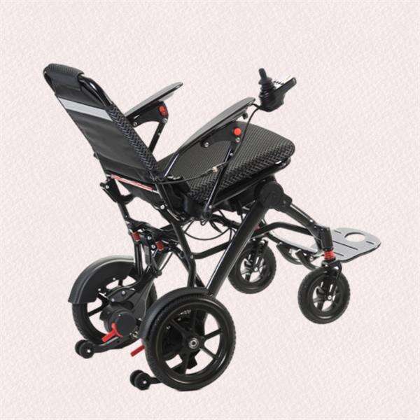 كراسي متحركة كهربائية خفيفة الوزن وقابلة للنقل