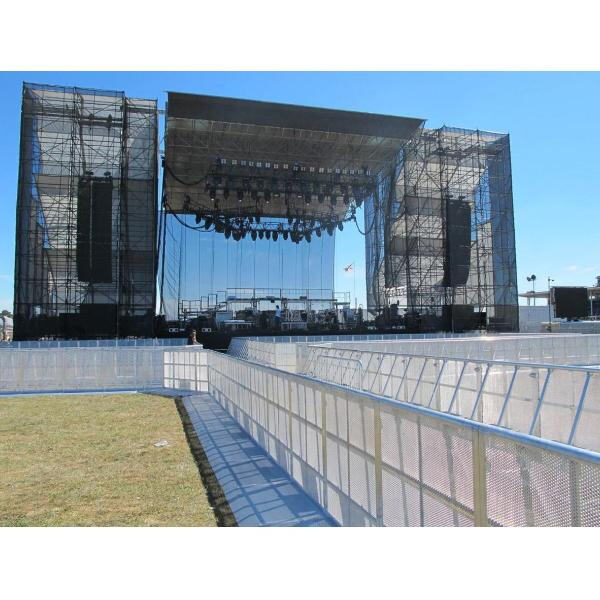 Easy installation and maintenance of crash barriers