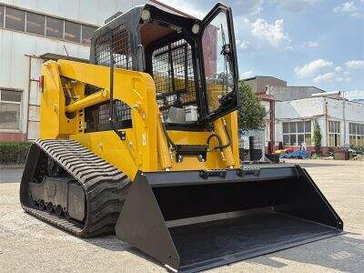 Multi-Functional Loader Uses: How to Switch Between Digging and Hauling