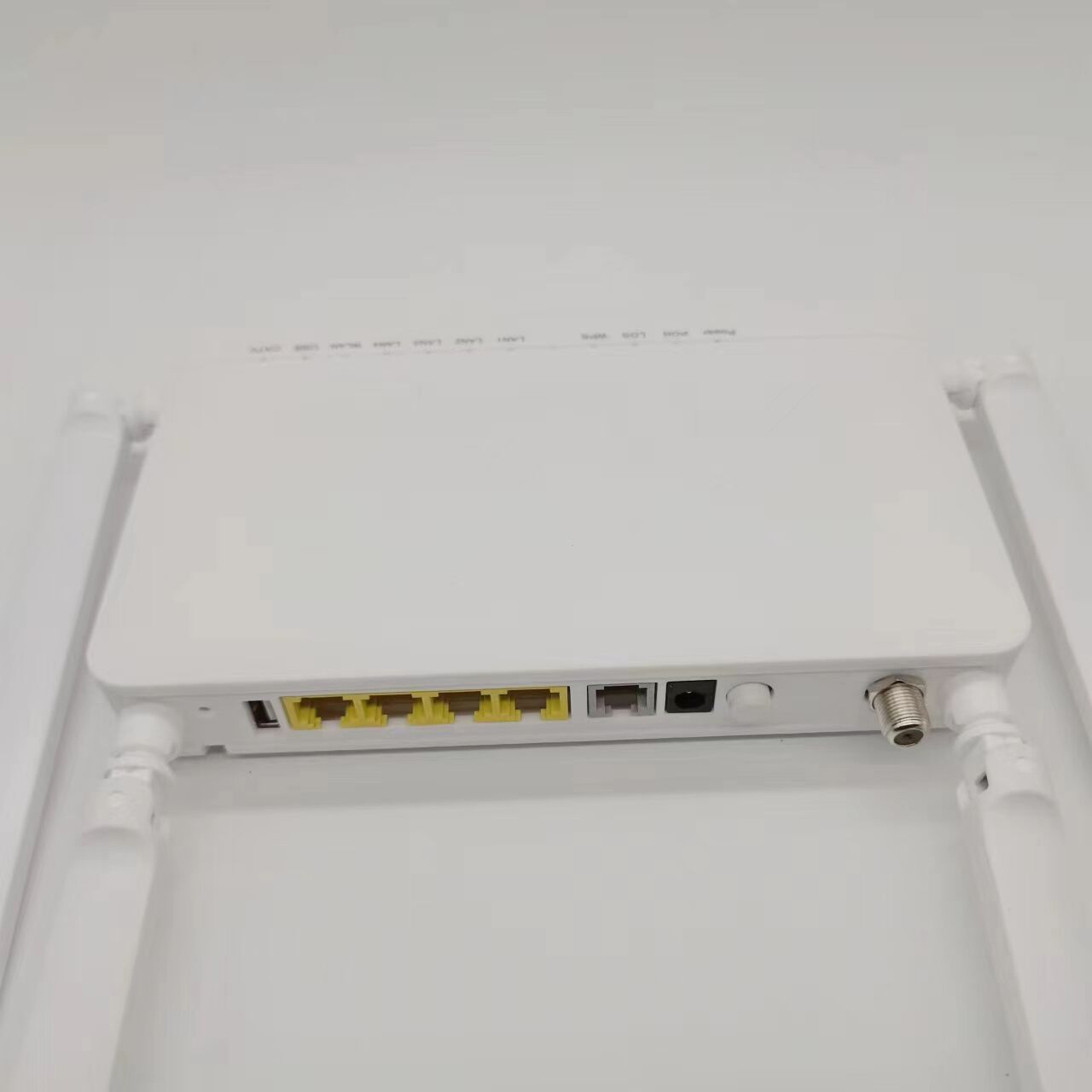 Fournisseur de lumières F668V Xpon 4GE CATV WiFi 2.4G/5G 12