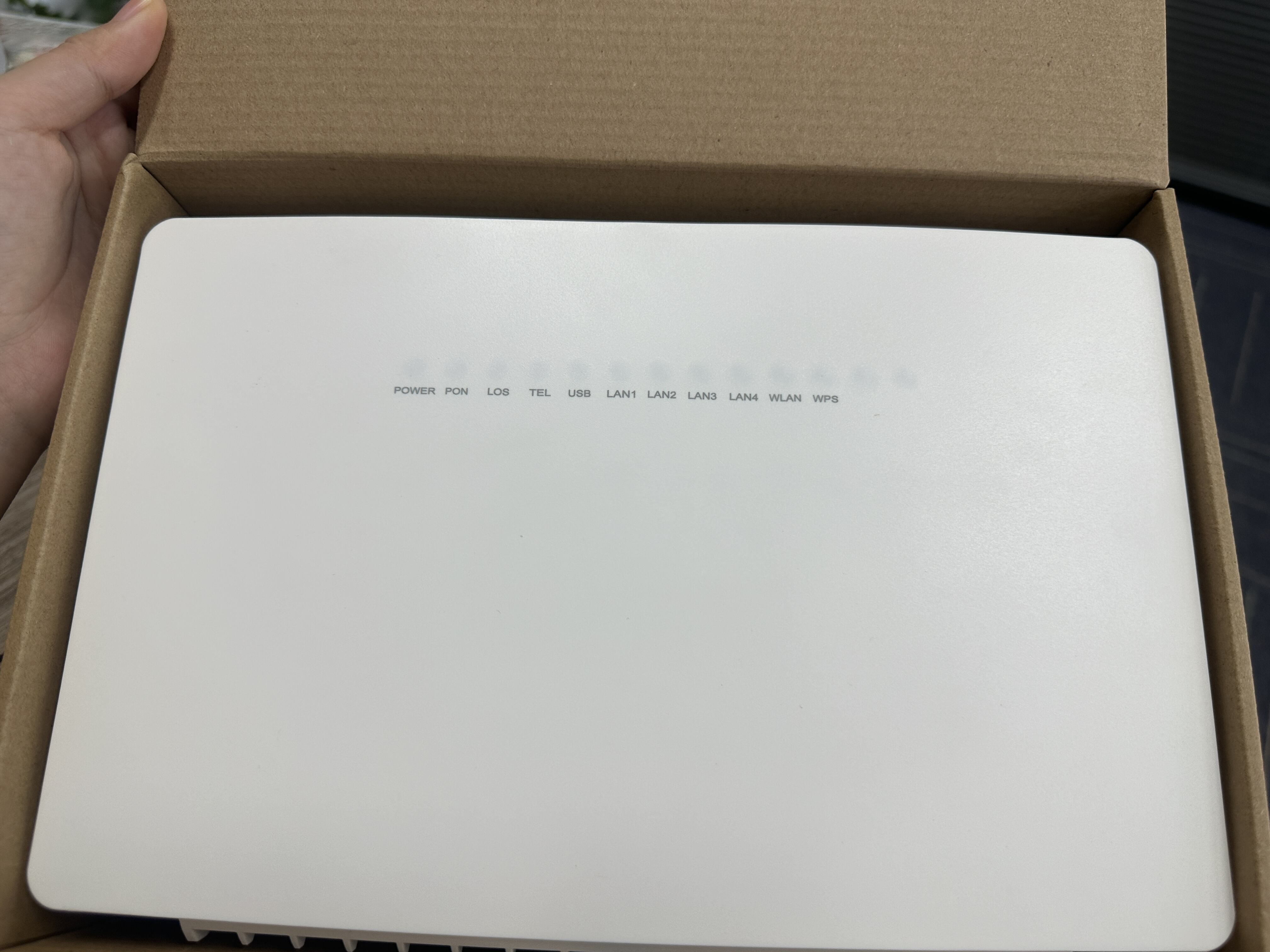 HS8546V ​​Gpon ONU 2.4G/5G 4GE-Antennen – Details im Inneren