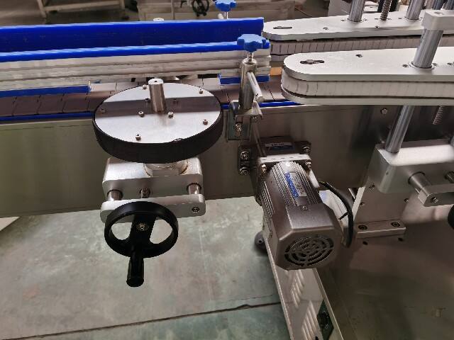 Sticker Bottle Labeling Machine supplier