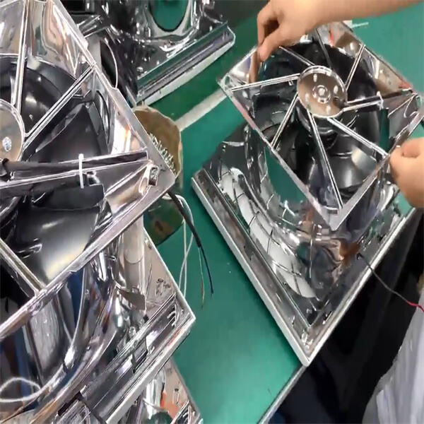 تحكم بسهولة في درجة الحرارة باستخدام الإعدادات القابلة للتعديل لمروحة تسخين PTC.