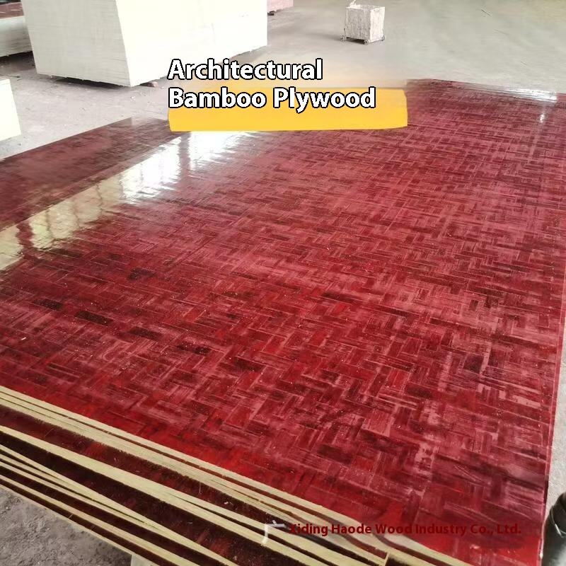 The construction project is glued layer by layer, multi-layer board plywood manufacture