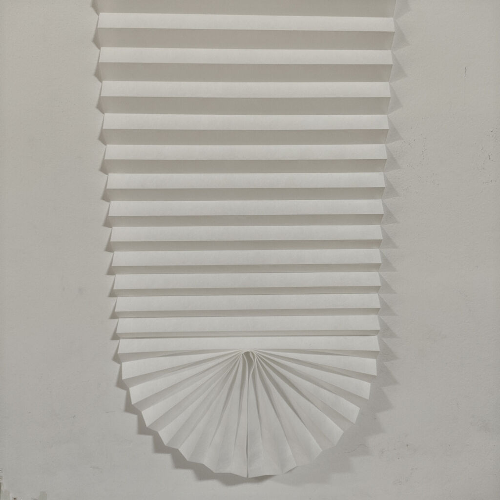 Everyday Use Simple Style Vertical Pattern Shutter Windows Built-in Black Fabric Temporary Pleated Paper Shades Blinds Pinhole supplier