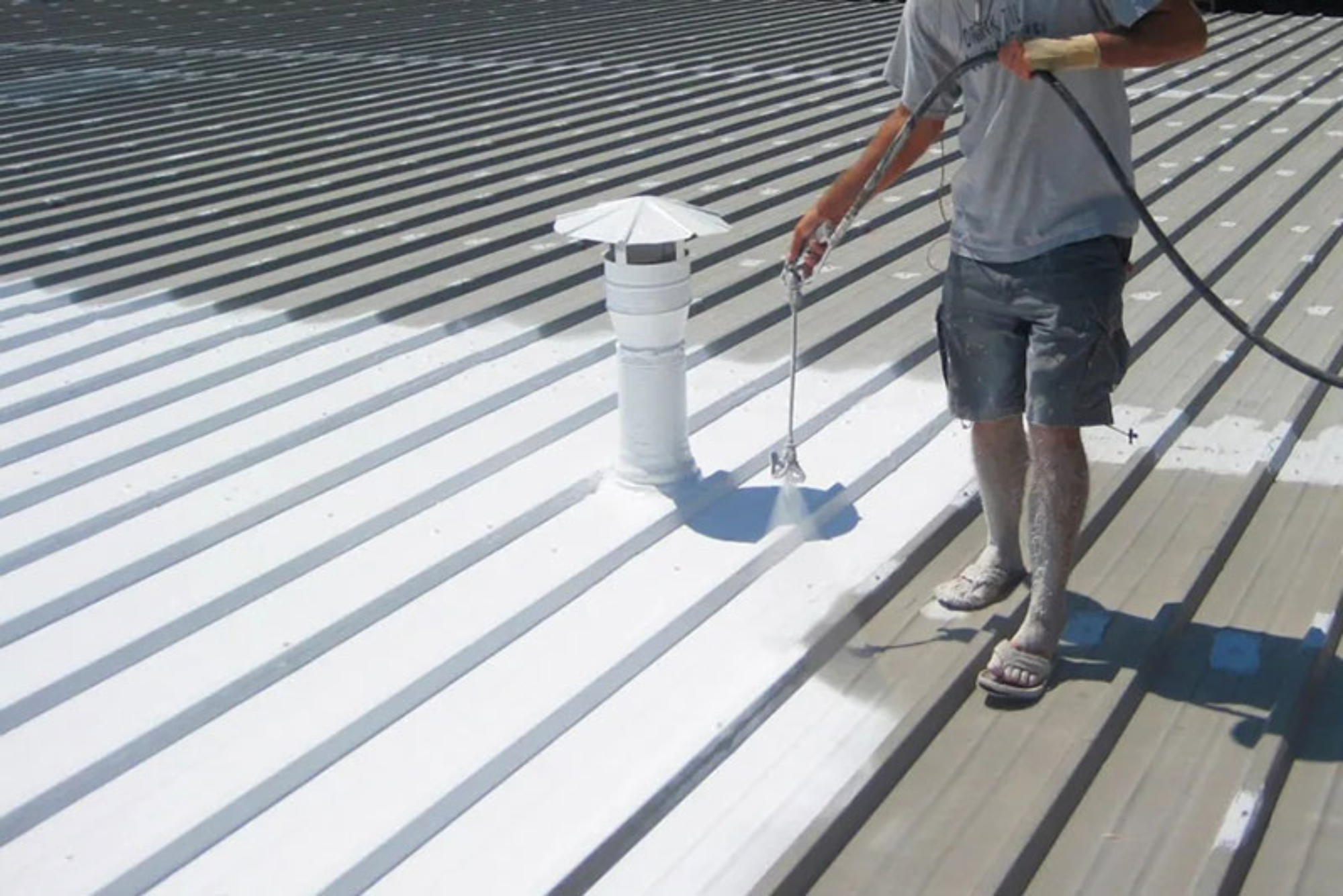 New curing agent makes elastomeric roof coatings more transparent and corrosion-resistant