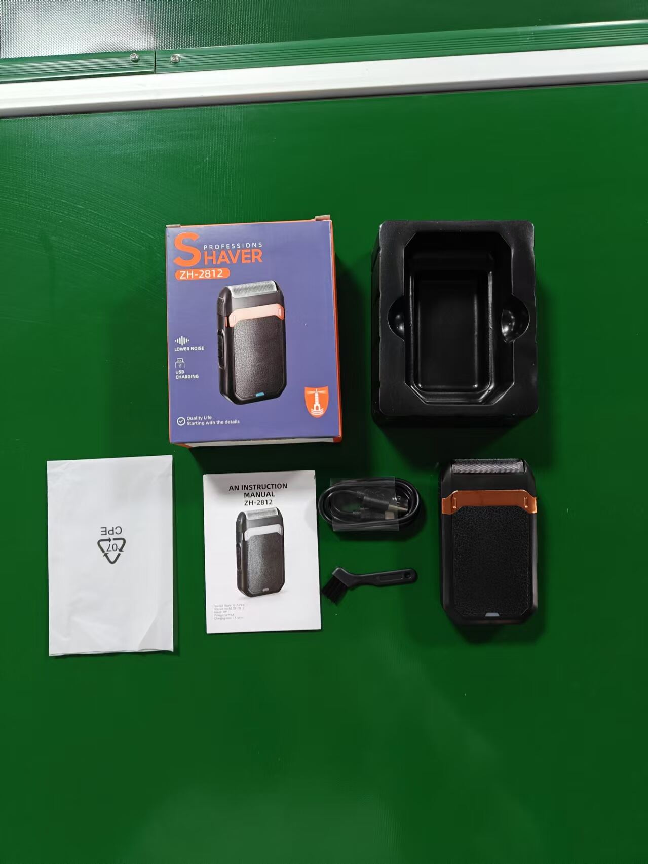 product portable usb charging electric shaver for men reciprocating beard shaving blade for household rv or hotel use-8