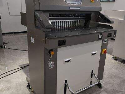 Para que serve uma guilhotina de corte de papel?