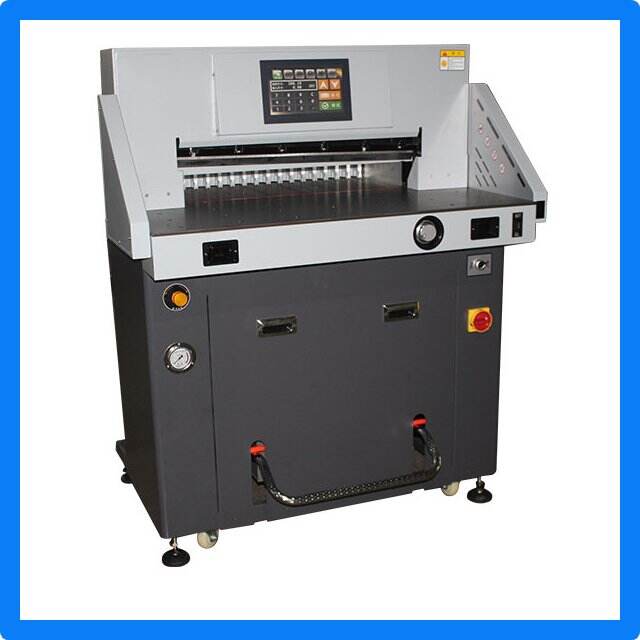 Usage of A Heavy Duty Paper Cutter