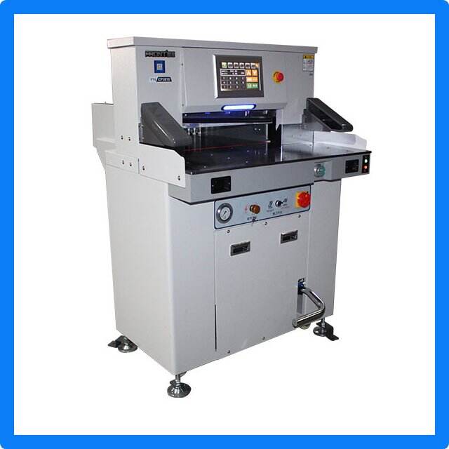 Achieve clean cuts every time with a manual paper trimmer