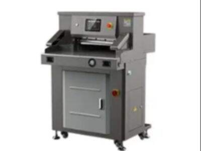 Koliko brzo električni papirno rezač može odrezati 100 listova?