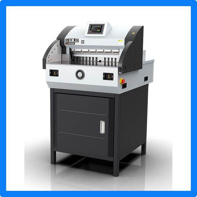 Effortlessly trim and score paper for clean and crisp projects