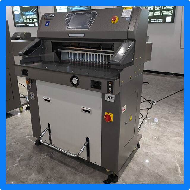 Achieve professional-looking cuts every time with our heavy-duty paper cutter guillotine.