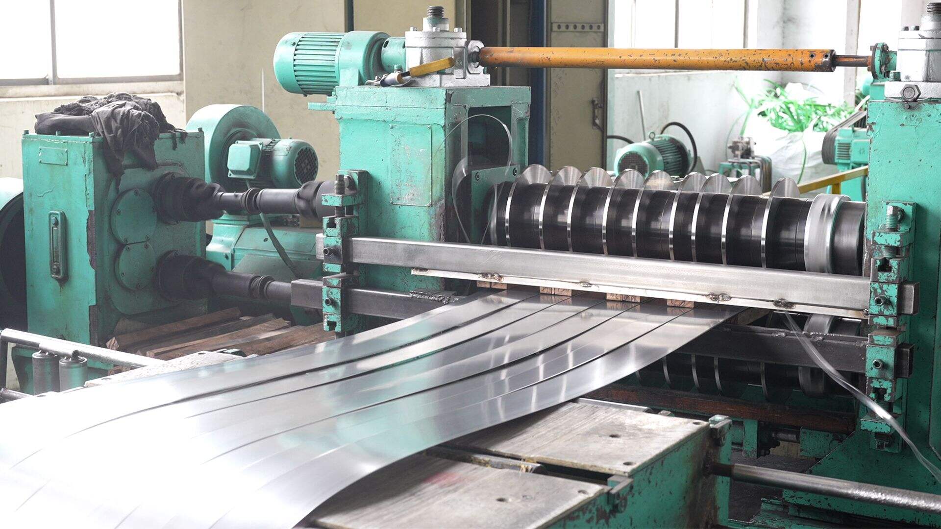 Stainless steel strip cutting